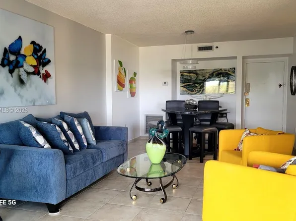 4001 Hillcrest Dr APT 705, Hollywood, FL 33021