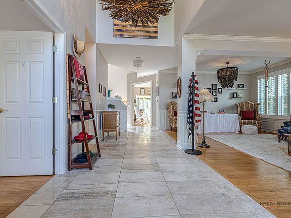 3rd image of 7449 Brentwood Ln