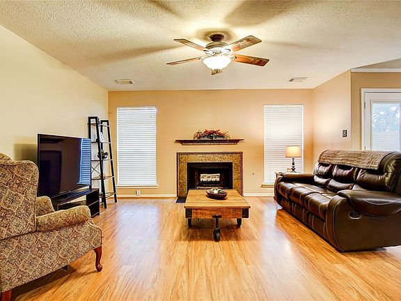 4th image of 4111 N New Meadows Dr