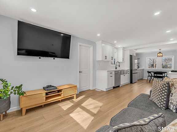 3rd image of 56 Downs Road