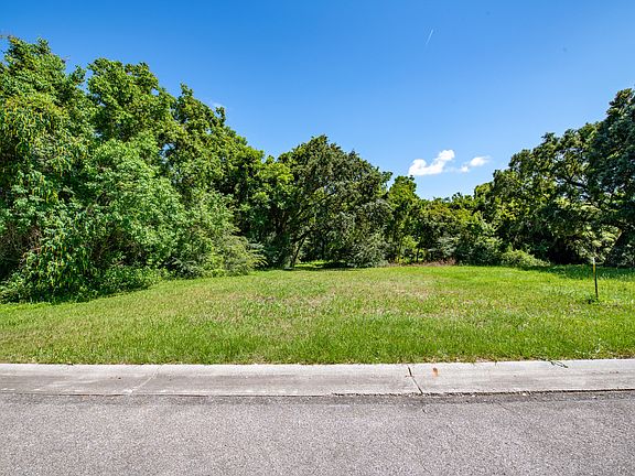 3rd image of 1506 Sadler Dr