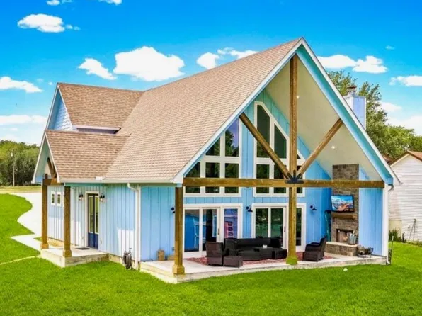 318 Harbor View Dr, Livingston, TX 77351