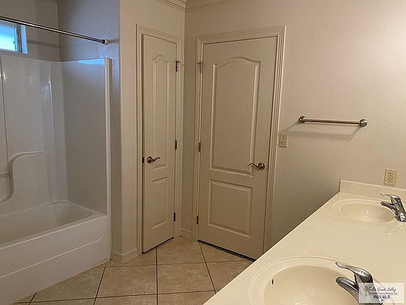 5th image of 2661 Windsor Pl