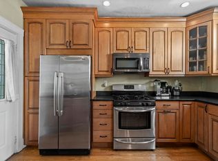 137-139 L St #1, Boston, MA 02127