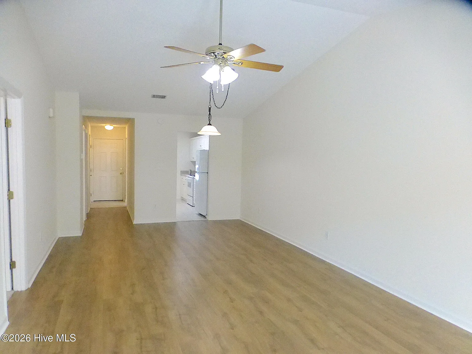2 bed, 2.0 bath, 1100 sqft, $1,260 — Photo 3