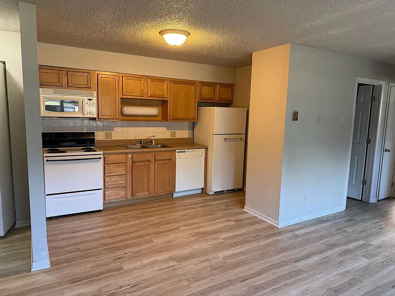 1416 E 5th St #5 — Photo 10