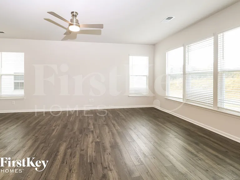 618 Goldburn Way — Photo 4