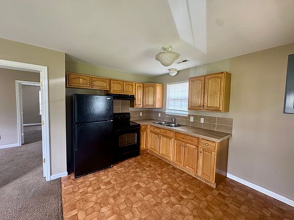 3rd image of 2615 Old Greenbrier Pike