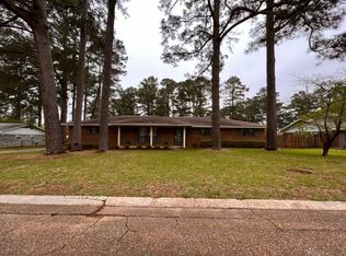 1612 Karen Cir, Magnolia, AR 71753