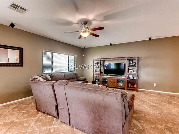 4th image of 4831 Blue Rose St