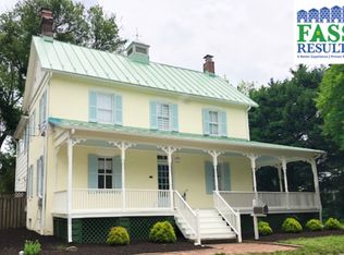 6727 Haycock Rd, Falls Church, VA 22043