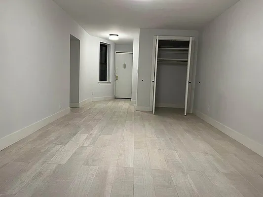 Rented by Five Town Global Realty | media 20