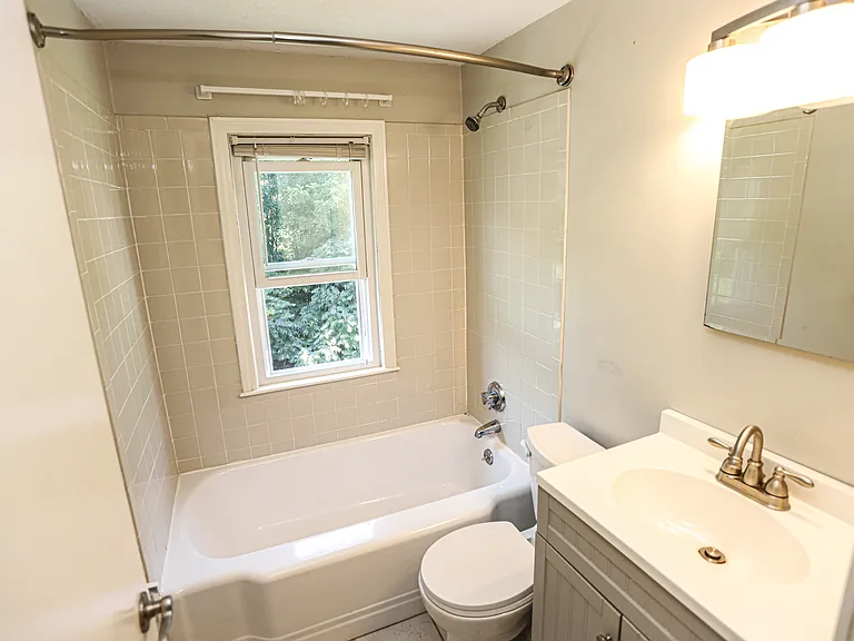 101 Brooks St — Photo 9