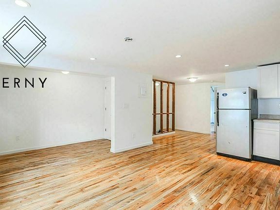 4th image of 515 Lafayette Ave #L