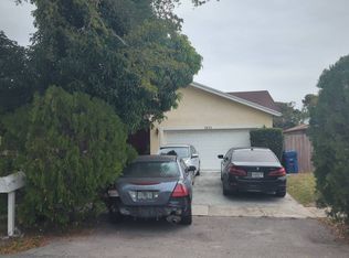 7441 NW 42nd Ct, Lauderhill, FL 33319