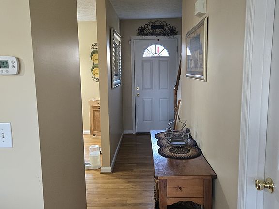 4th image of 209 Aurora Ln