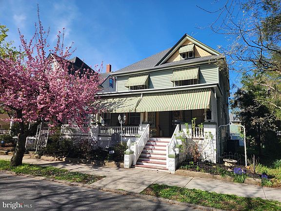 2nd image of 224 N State St