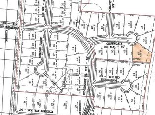 Crowngate Cir NW, North Canton, OH 44720
