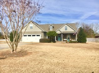 100 Cobblestone Ln, Thomasville, GA 31757