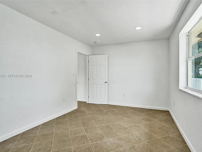 2120-2122 Thomas St #2122 — Photo 35