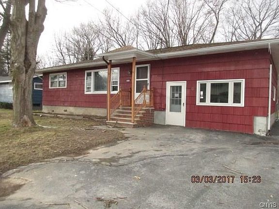 2nd image of 5828 Sutton Dr