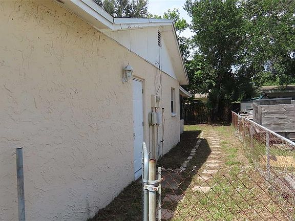 2nd image of 2527 21ST AVENUE SW