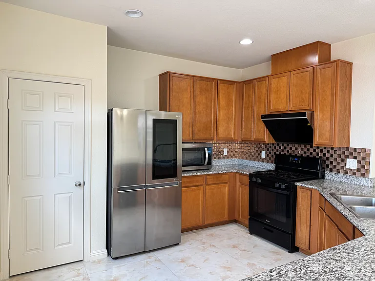 9379 Barcolobo Ave — Photo 3
