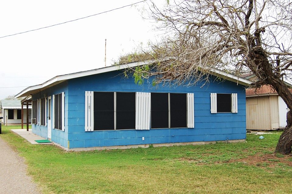 Front of the home faces the Laguna Madre.