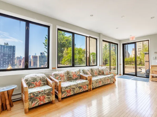 301 East 38th Street image 17 of 25