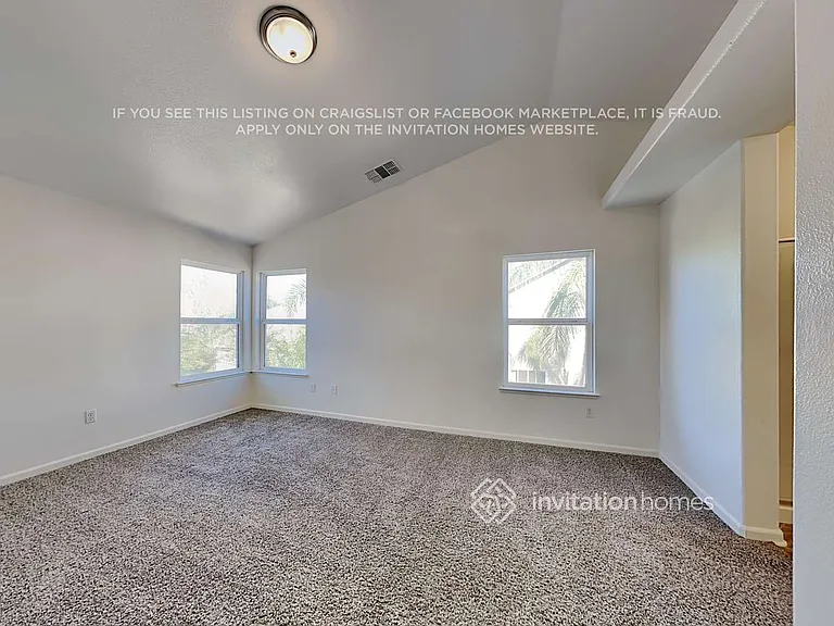 5569 Roaring Rapids Way — Photo 16