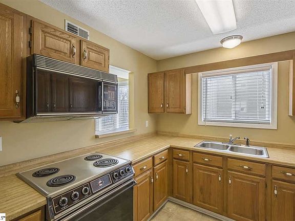 3rd image of 1804 Northlake Dr