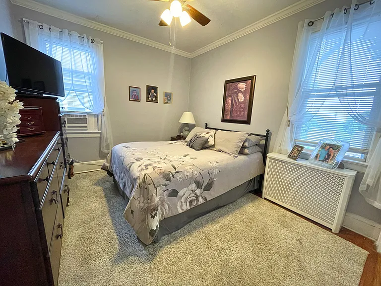 136 N Spring St #2 — Photo 1