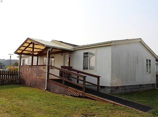 1006 Railroad Ave, Lakeside, OR 97449