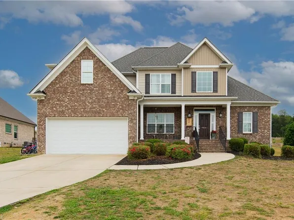 7614 Sir William Dr, Kernersville, NC 27284