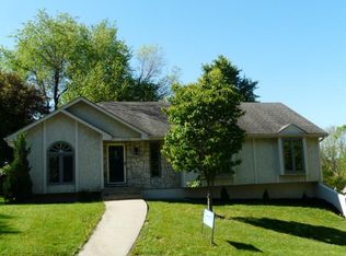 1104 SW Granite Creek Dr, Blue Springs, MO 64015