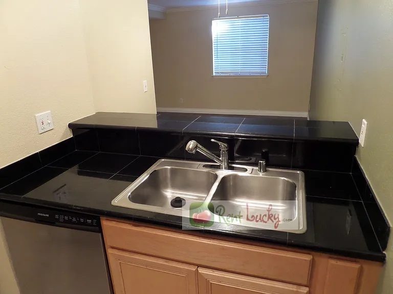 300 10th Ave #B101 — Photo 12
