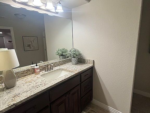Upstairs full bath