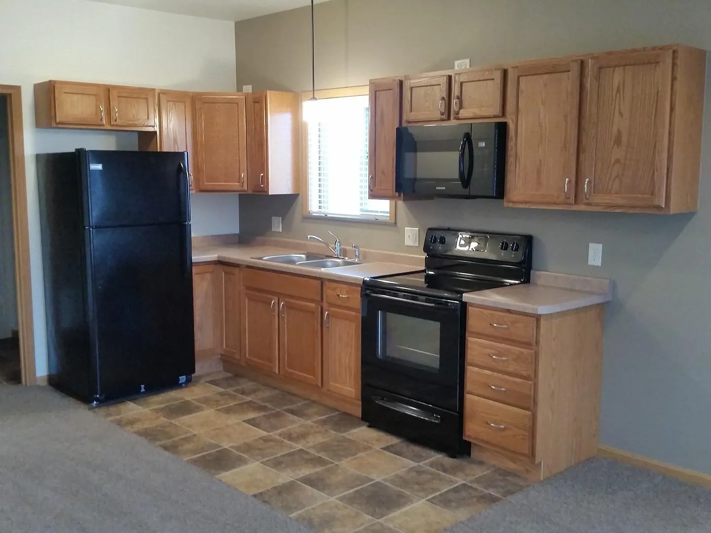 Studio, 445 sqft, $750 — Photo 2