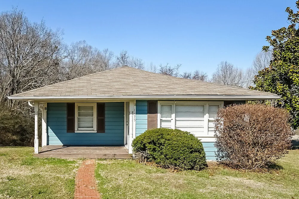 3 bed, 2.0 bath, 1316 sqft, $2,110 — Photo 1