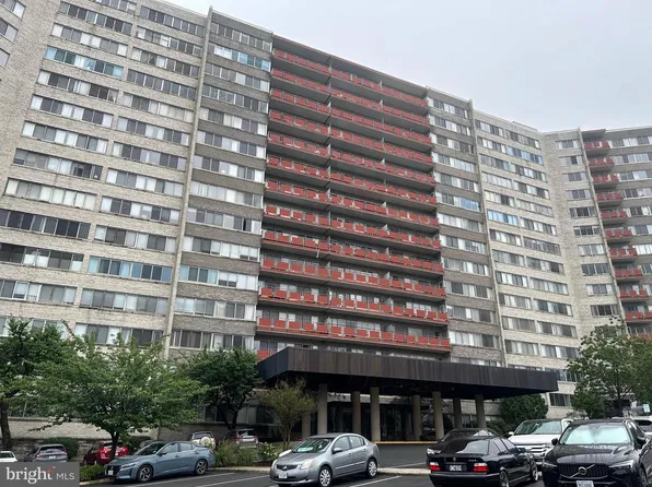 5340 Holmes Run Pkwy Unit 217, Alexandria, VA 22304