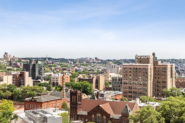 Rented by Greystar | media 18