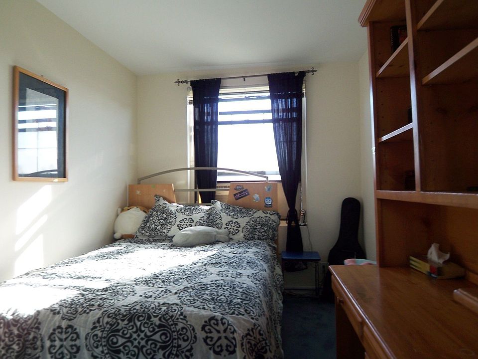 2nd image of 6985B Park Dr E #B