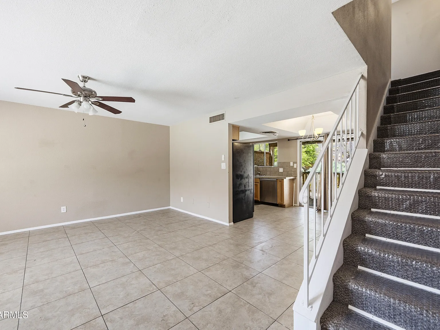 2 bed, 1.5 bath, 1056 sqft, $1,345 — Photo 2