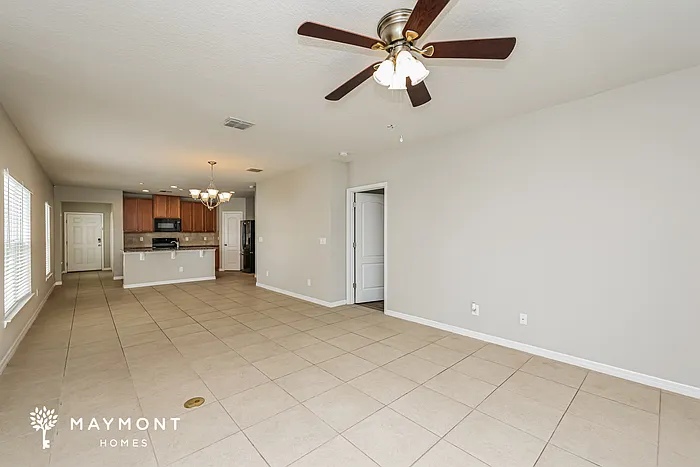 3 bed, 2.0 bath, 1516 sqft, $2,145 — Photo 4
