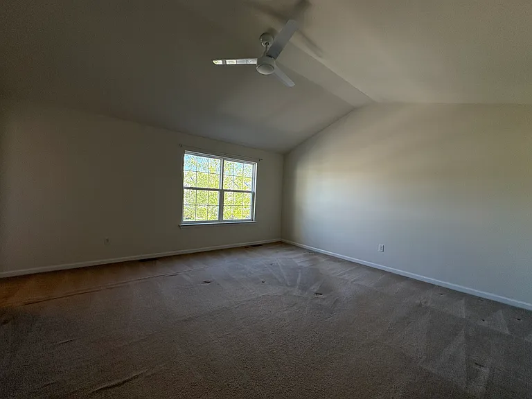 976 King Way — Photo 18