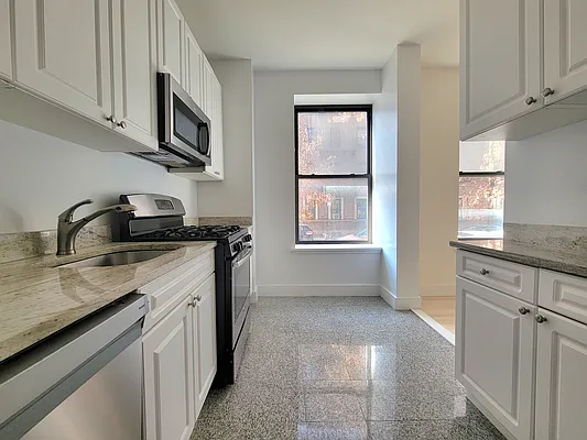 Rented by AZ REALTY NYC LLC | media 3