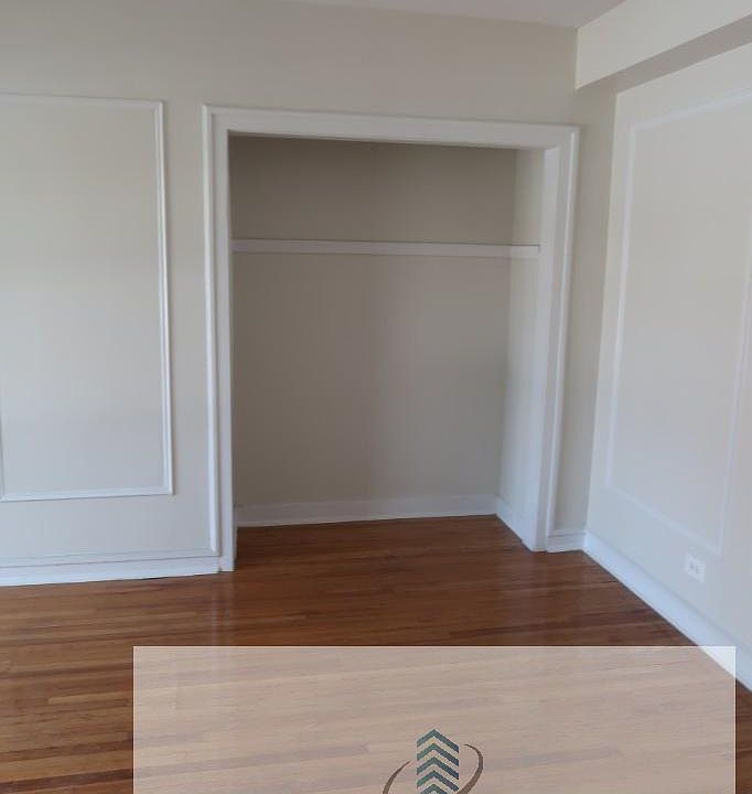 1st image of 429 W Briar Pl #4