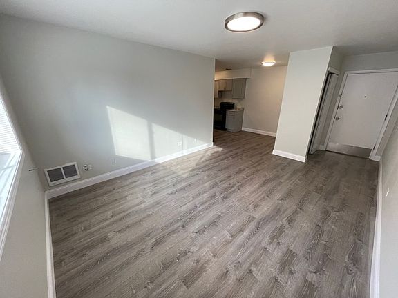 2nd image of 515 S Milwaukee Ave APT 4