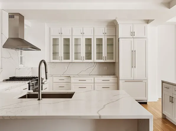 901 Lexington Avenue image 11 of 20