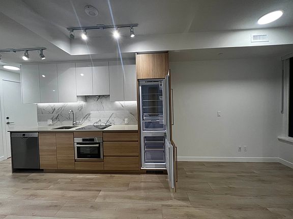 2nd image of 10626 City Pkwy #18XX